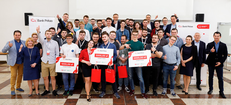 Studenci Politechniki Rzeszowskiej wygrali Hackathon PekaoCoders