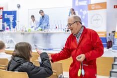 Pokazy chemiczne, prof. W. Bukowski